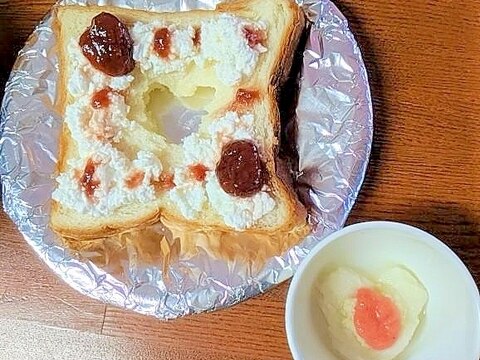 ●ママ＆ベビーお揃い♪苺チーズトースト＆苺パン粥●